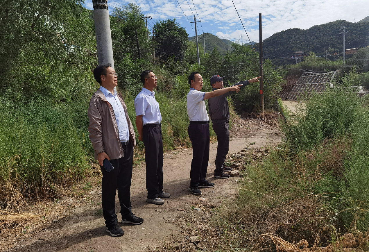 楊宇宏總經(jīng)理在蘭州石佛溝國(guó)家森林公園調(diào)研指導(dǎo)工作